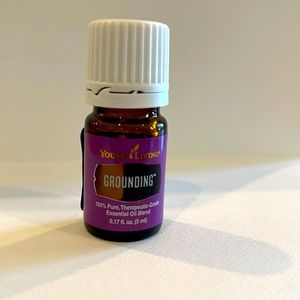 ⭐️ Reduced price ⭐️ Unopened Grounding essential oil.